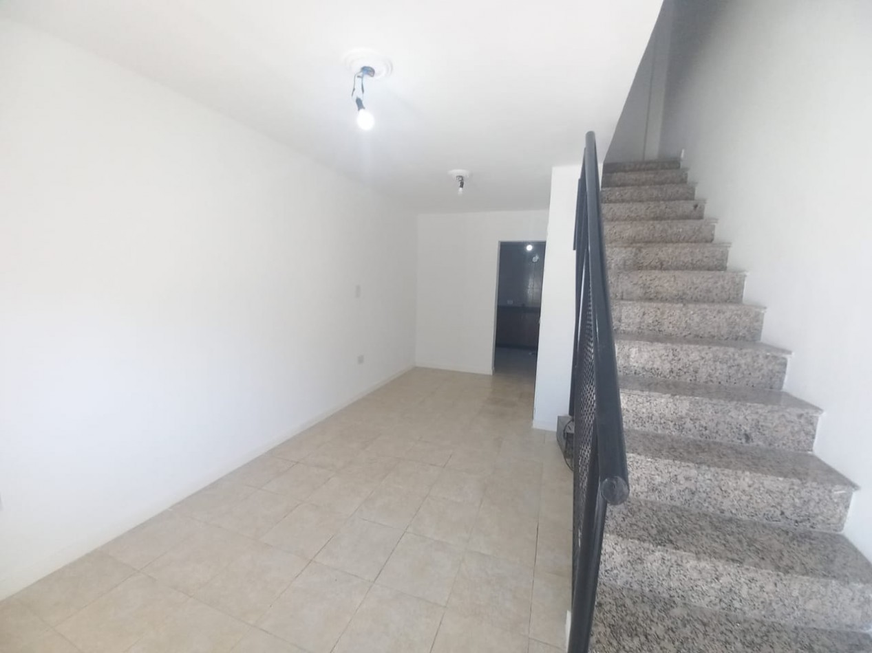 VENTA DUPLEX PILAR APTO CREDITO 