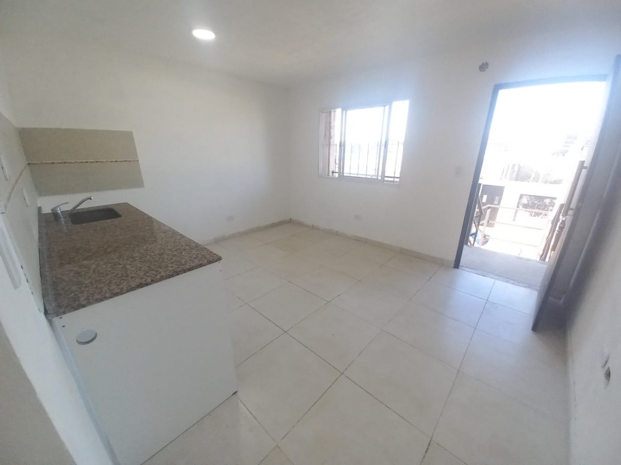 ALQUILER DOS AMBIENTES CON PATIO EN SAN MIGUEL