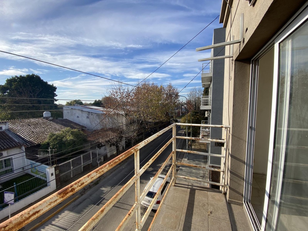VENTA APTO CREDITO DOS AMBIENTES BALCON COCHERA MUÑIZ