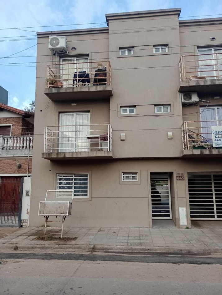 VENTA APTO CREDITO DOS AMBIENTES BALCON COCHERA MUÑIZ