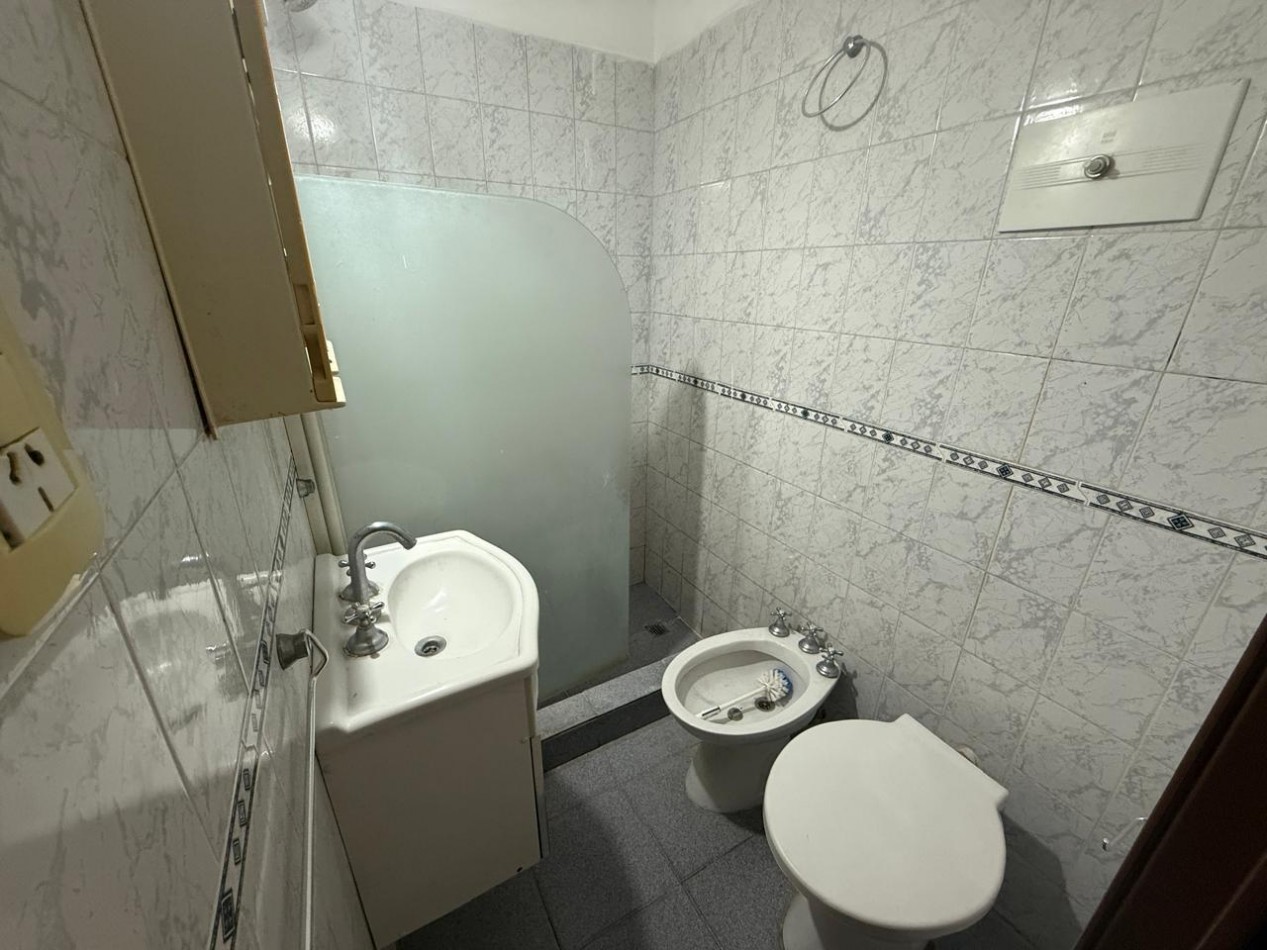 VENTA CASA A REFACCIONAR BELLA VISTA
