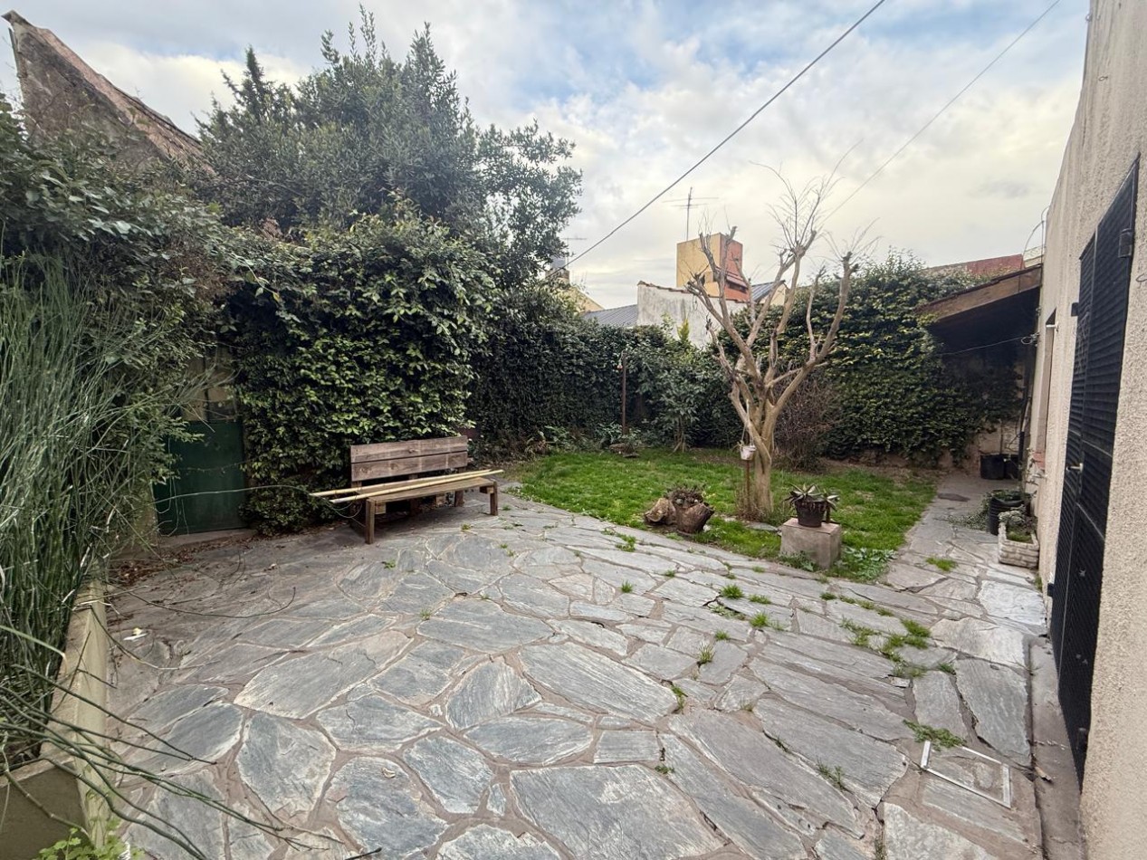 VENTA CASA A REFACCIONAR BELLA VISTA