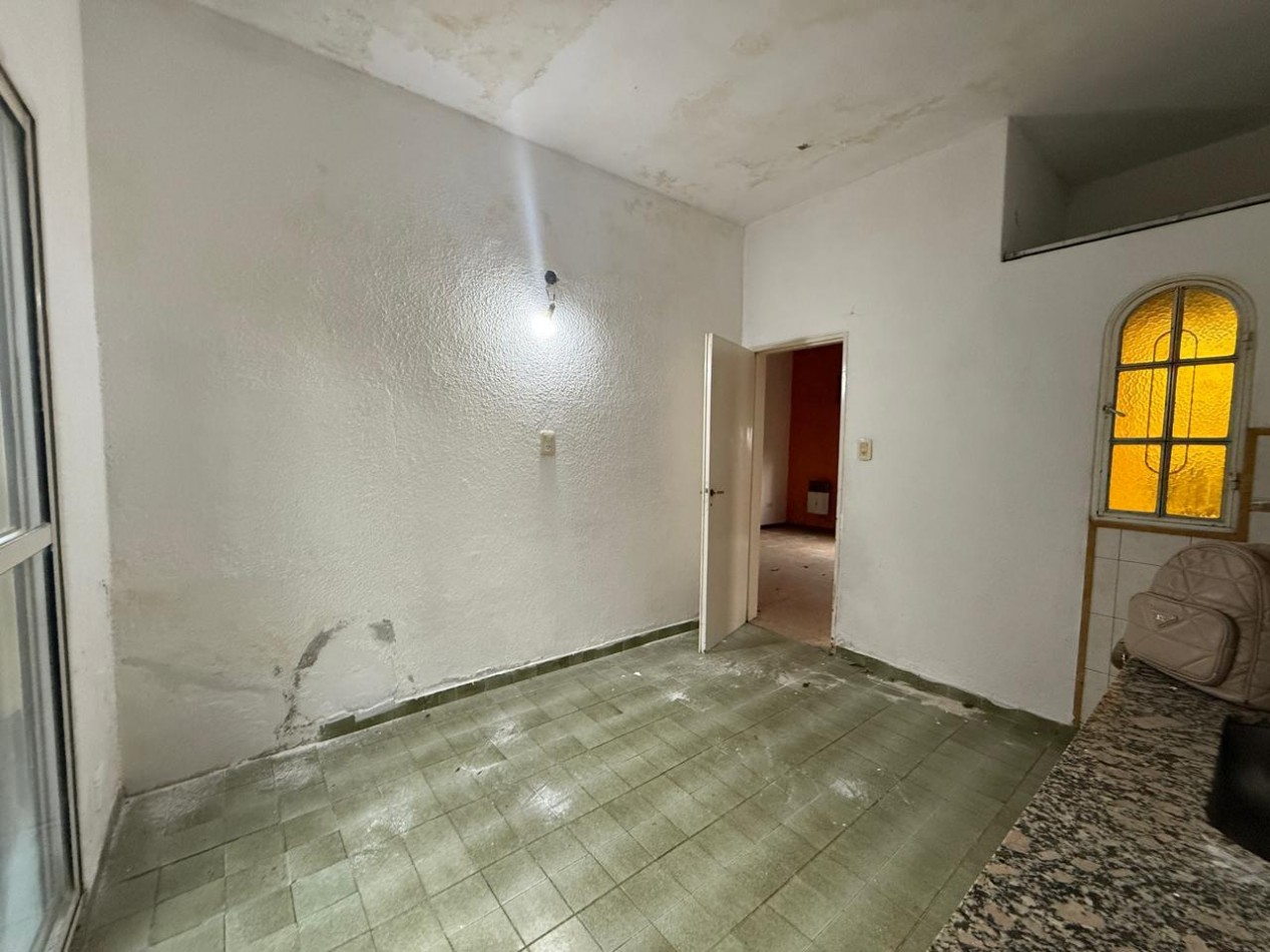 VENTA CASA A REFACCIONAR BELLA VISTA