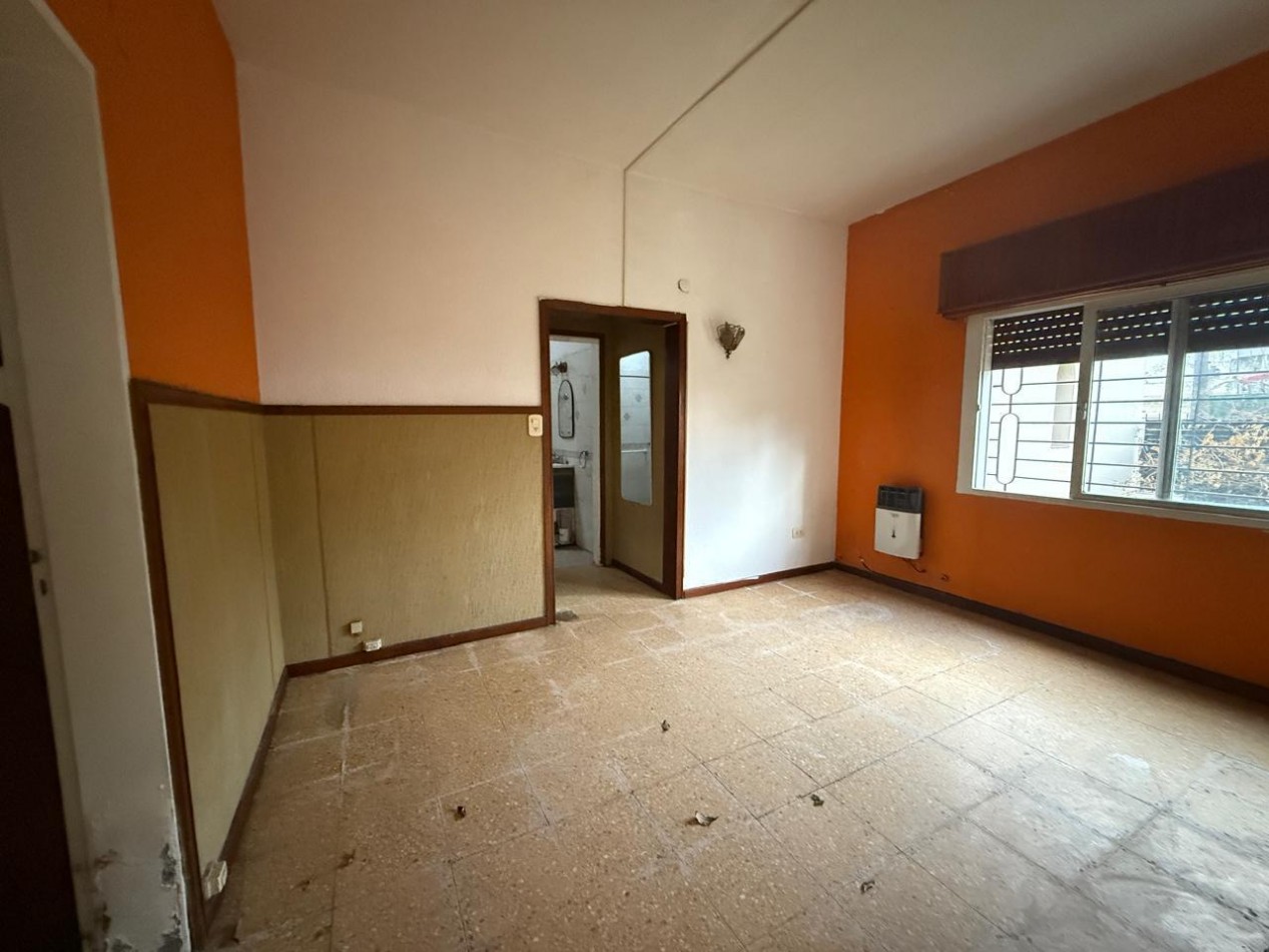 VENTA CASA A REFACCIONAR BELLA VISTA