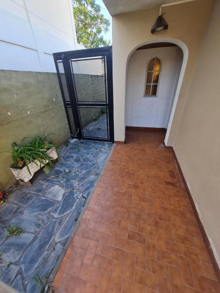 VENTA CASA A REFACCIONAR BELLA VISTA