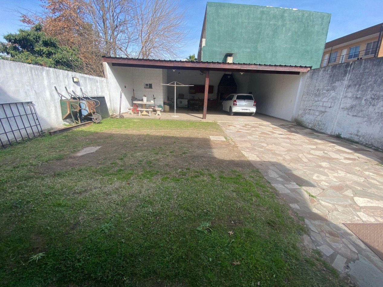 VENTA CASA CON PARQUE SAN MIGUEL