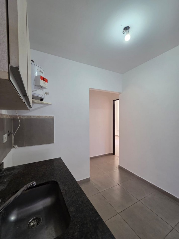 VENTA TRES AMBIENTES CON PATIO Y COCHERA JOSE C PAZ