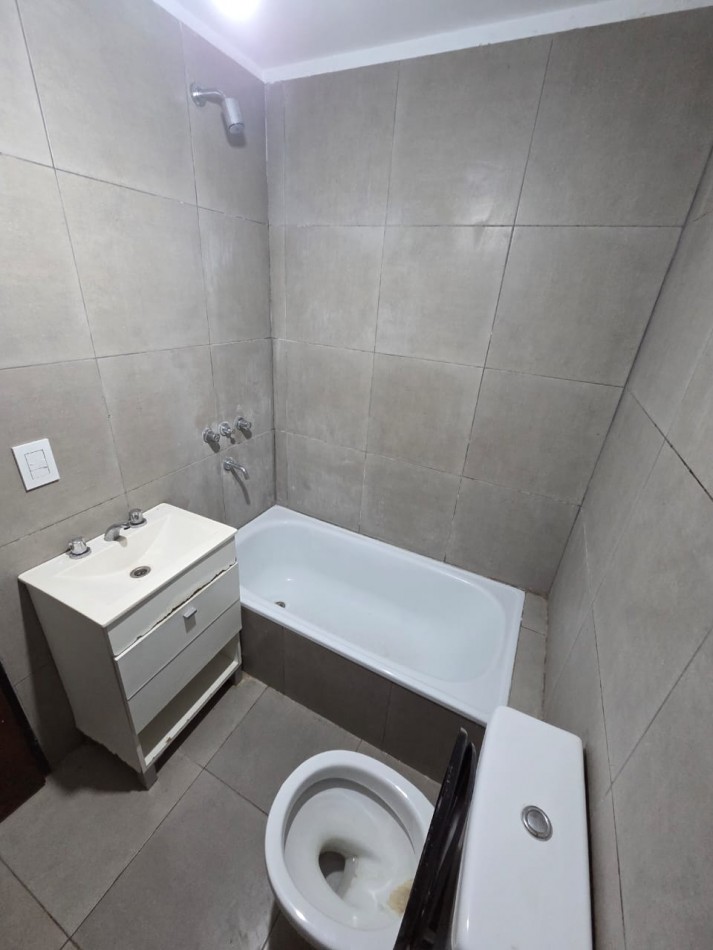 VENTA TRES AMBIENTES CON PATIO Y COCHERA JOSE C PAZ