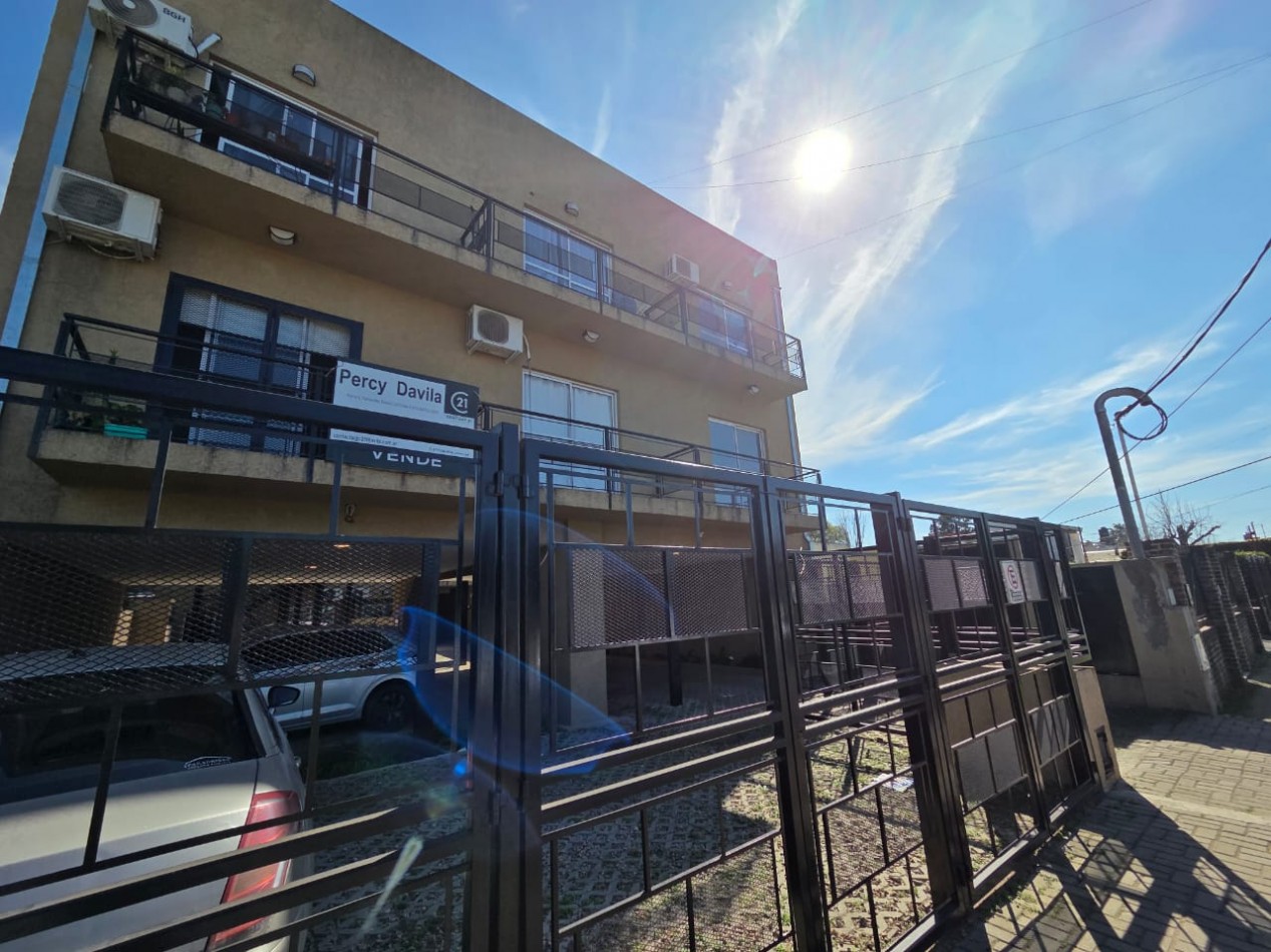 VENTA TRES AMBIENTES CON PATIO Y COCHERA JOSE C PAZ