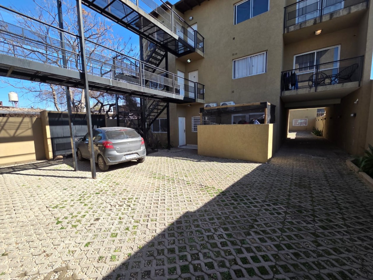 VENTA TRES AMBIENTES CON PATIO Y COCHERA JOSE C PAZ