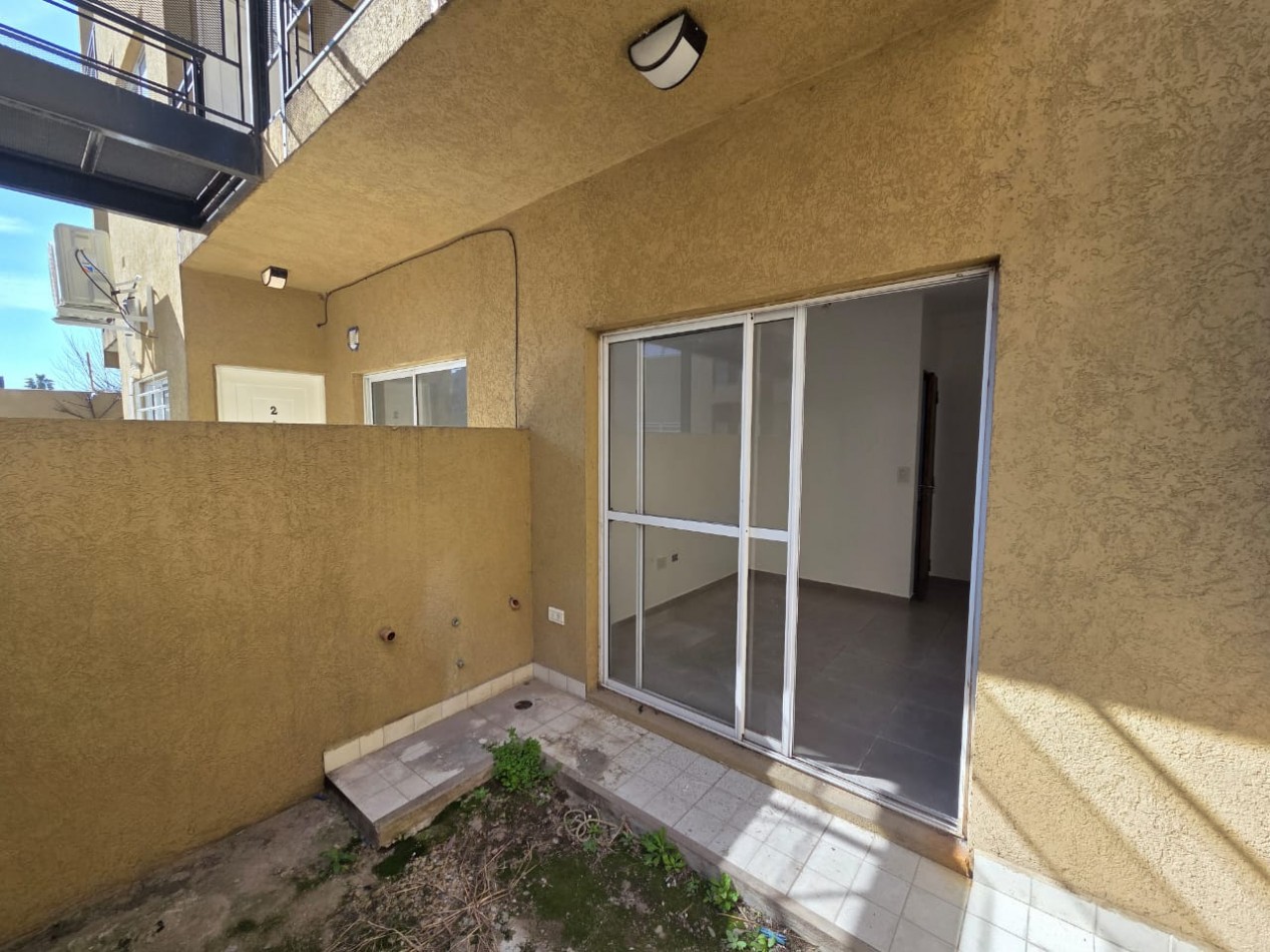 VENTA TRES AMBIENTES CON PATIO Y COCHERA JOSE C PAZ