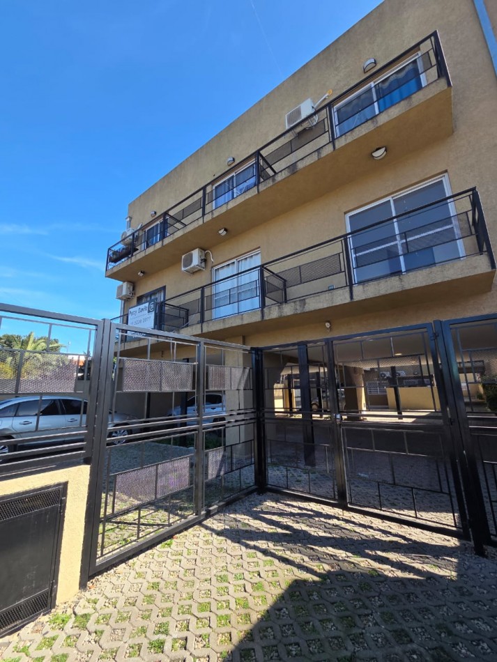 VENTA TRES AMBIENTES CON PATIO Y COCHERA JOSE C PAZ