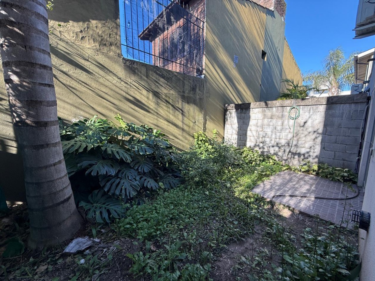 APTO CREDITO TRES AMBIENTES PATIO JARDIN COCHERA MUÑIZ