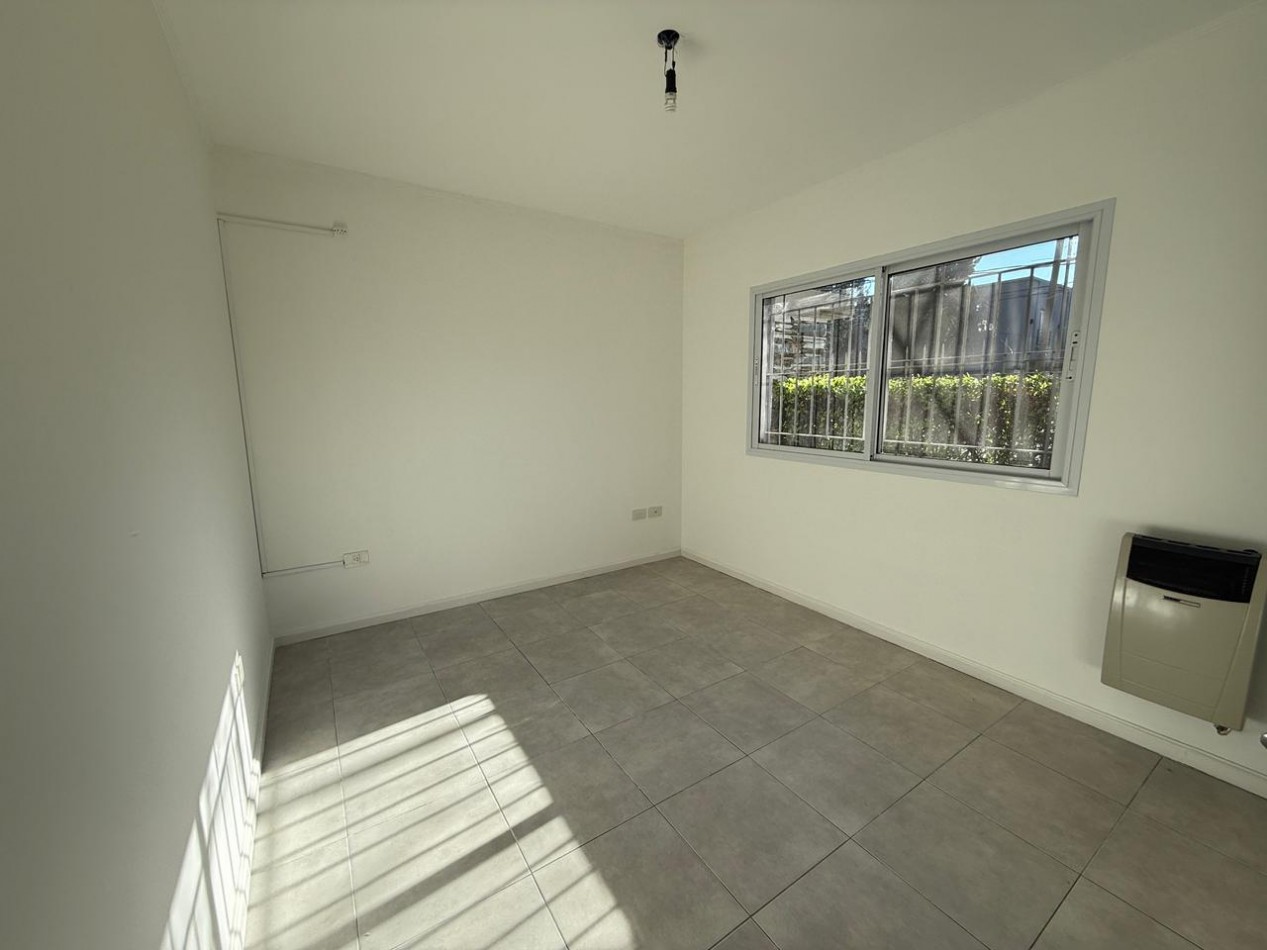 APTO CREDITO TRES AMBIENTES PATIO JARDIN COCHERA MUÑIZ