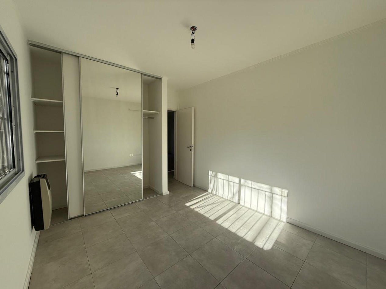 APTO CREDITO TRES AMBIENTES PATIO JARDIN COCHERA MUÑIZ