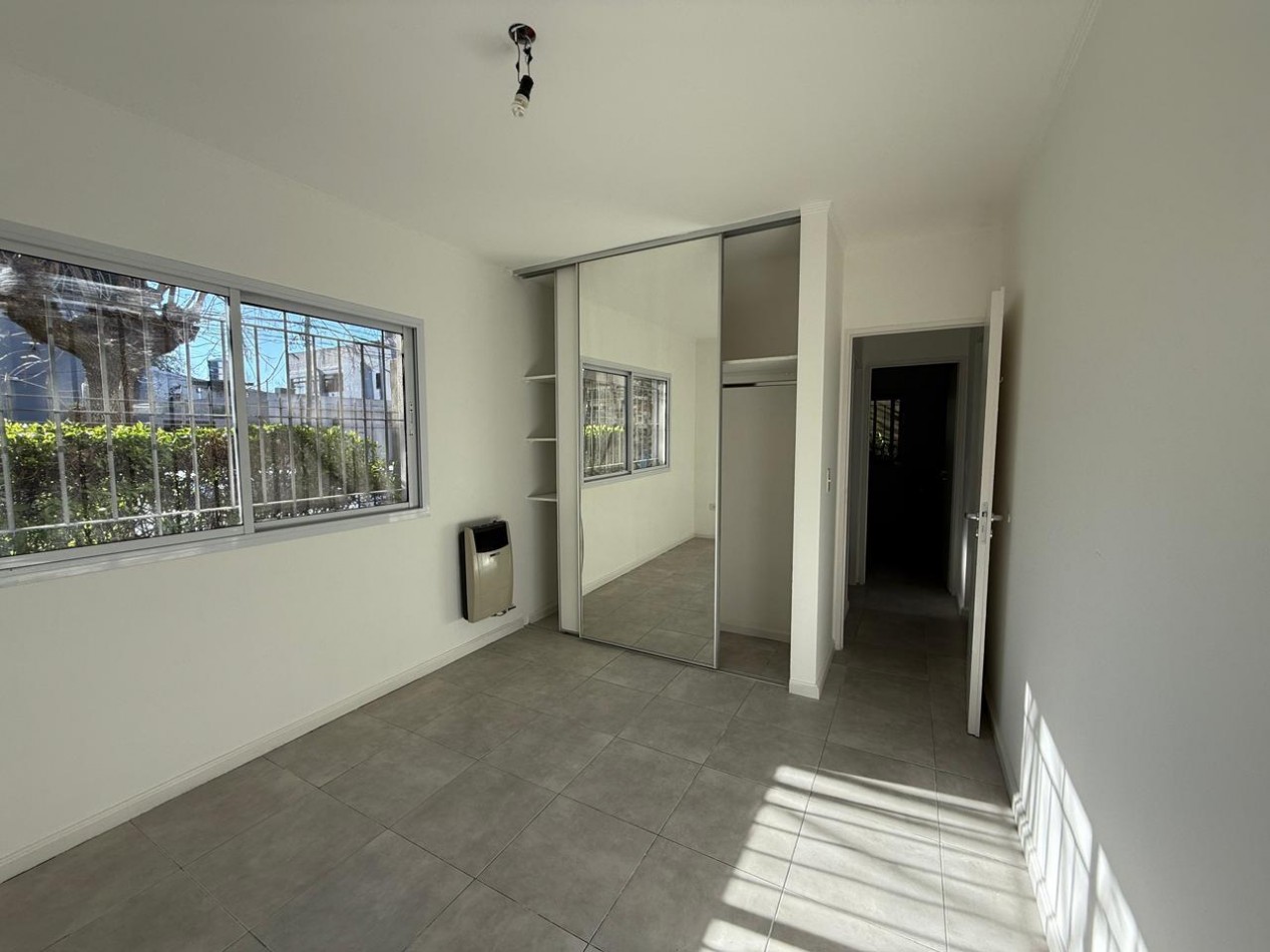 APTO CREDITO TRES AMBIENTES PATIO JARDIN COCHERA MUÑIZ