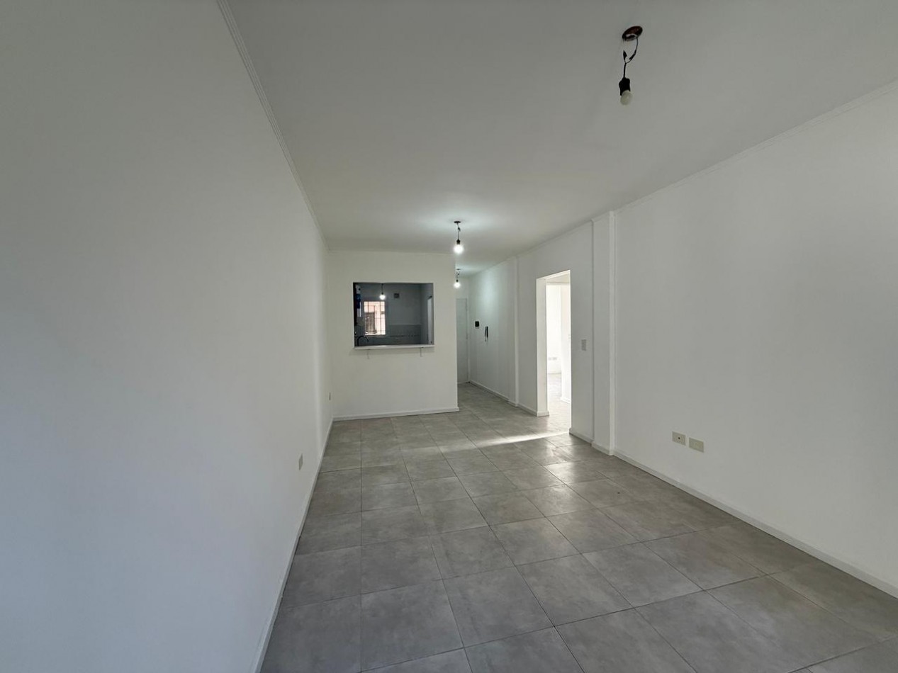 APTO CREDITO TRES AMBIENTES PATIO JARDIN COCHERA MUÑIZ