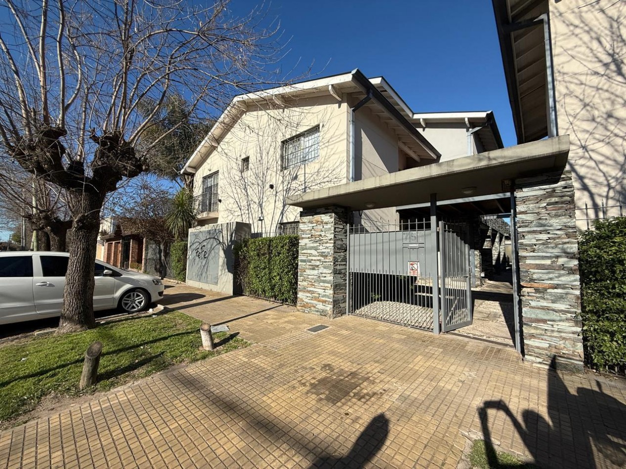 APTO CREDITO TRES AMBIENTES PATIO JARDIN COCHERA MUÑIZ