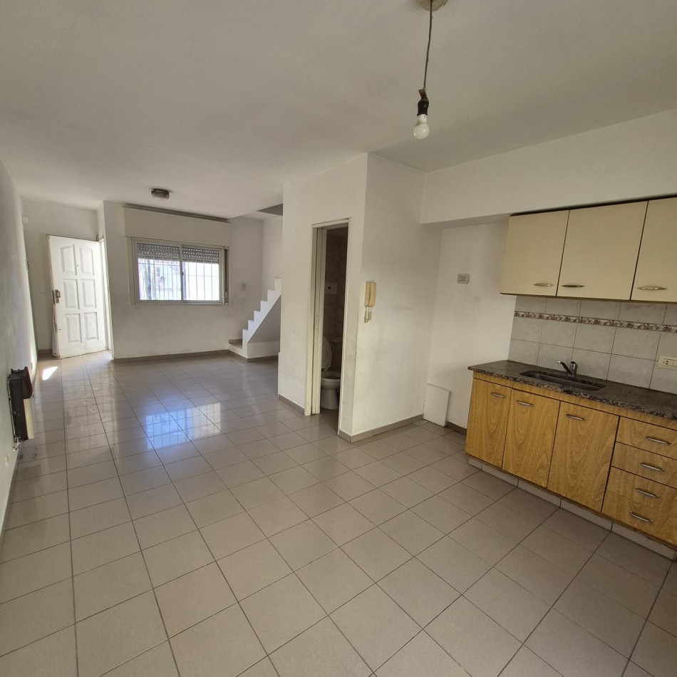 APTO CREDITO VENTA DUPLEX COCHERA PATIO JOSE C. PAZ