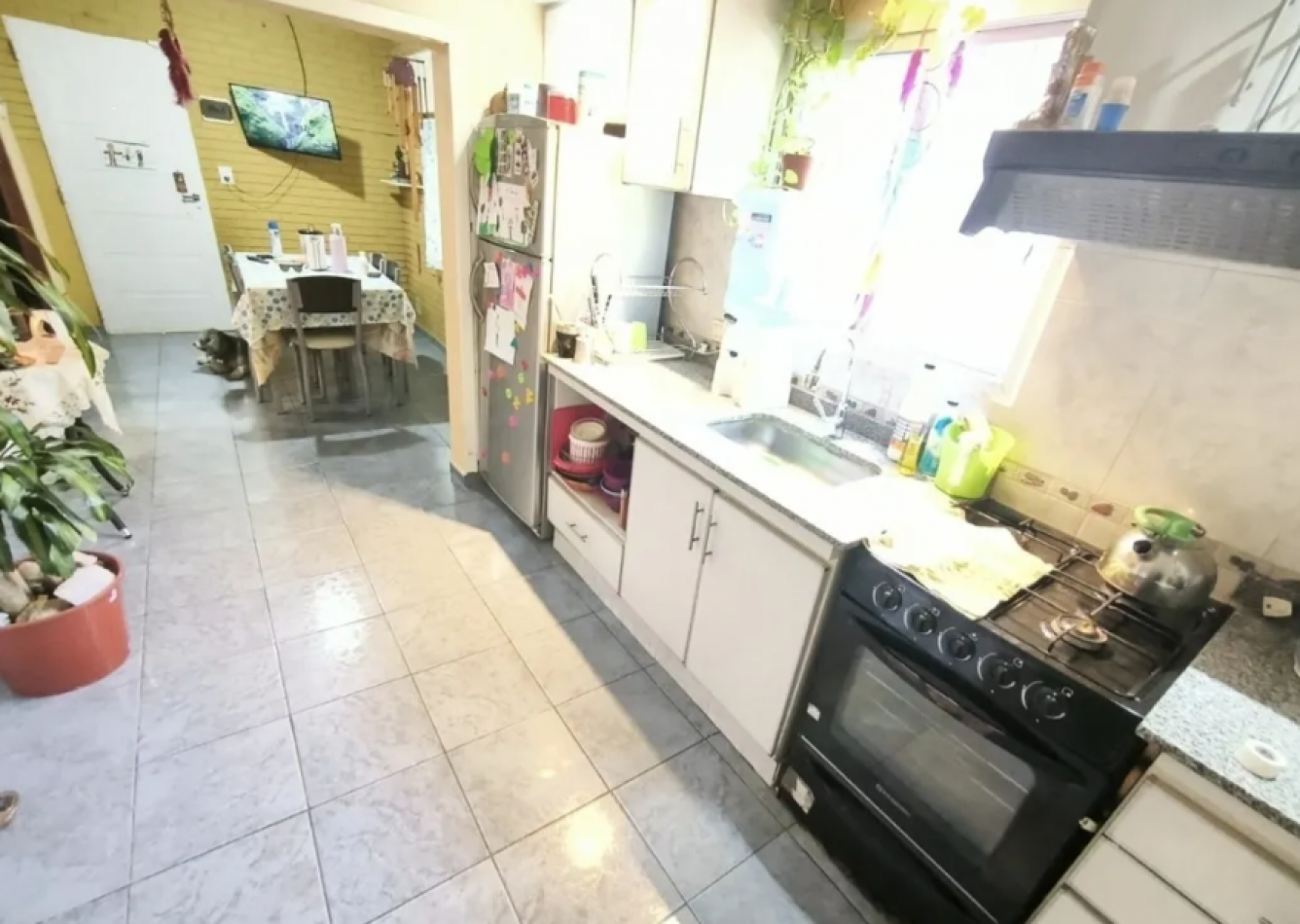 VENTA CASA TRES AMBIENTES CON PATIO COCHERA    JOSE C PAZ