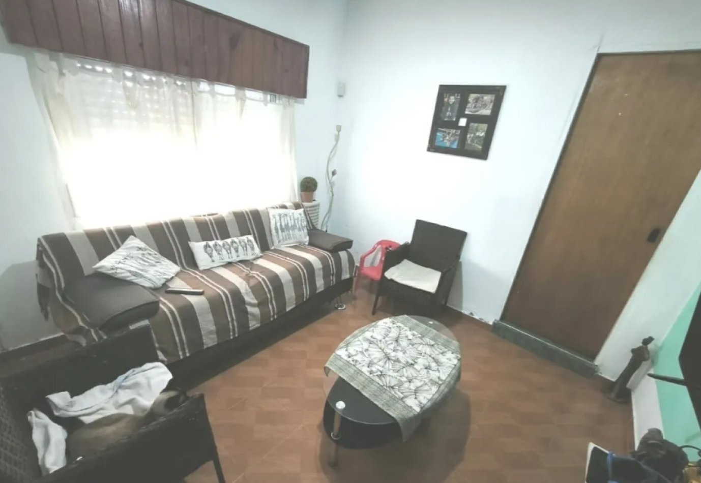 VENTA CASA TRES AMBIENTES CON PATIO COCHERA    JOSE C PAZ