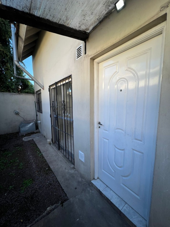 VENTA APTO CREDITO DUPLEX CON JARDIN JOSE C PAZ