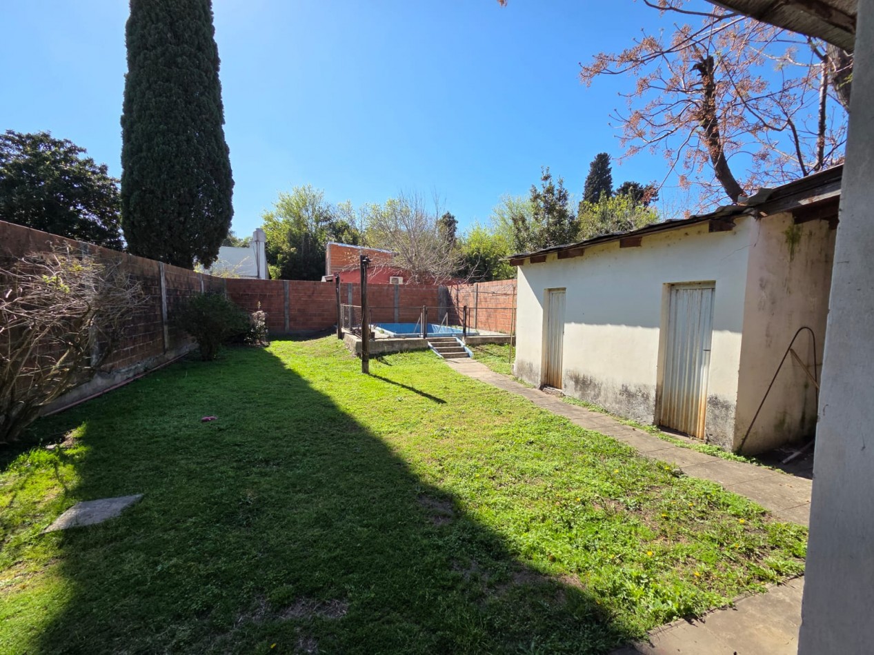 VENTA CASA CON PARQUE Y PILETA JOSE C PAZ