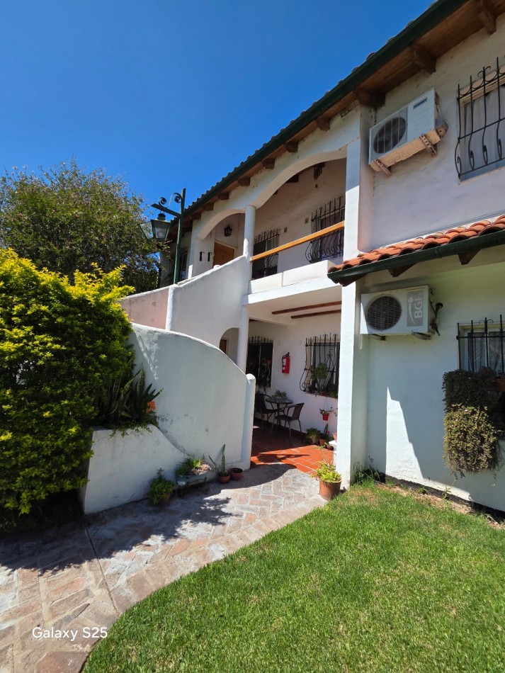 VENTA APTO CREDITO TRES AMBIENTES COCHERA JARDIN PATIO PILETA MUÑIZ SAN MIGUEL