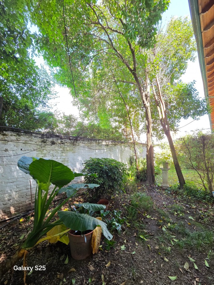 VENTA APTO CREDITO TRES AMBIENTES COCHERA JARDIN PATIO PILETA MUÑIZ SAN MIGUEL