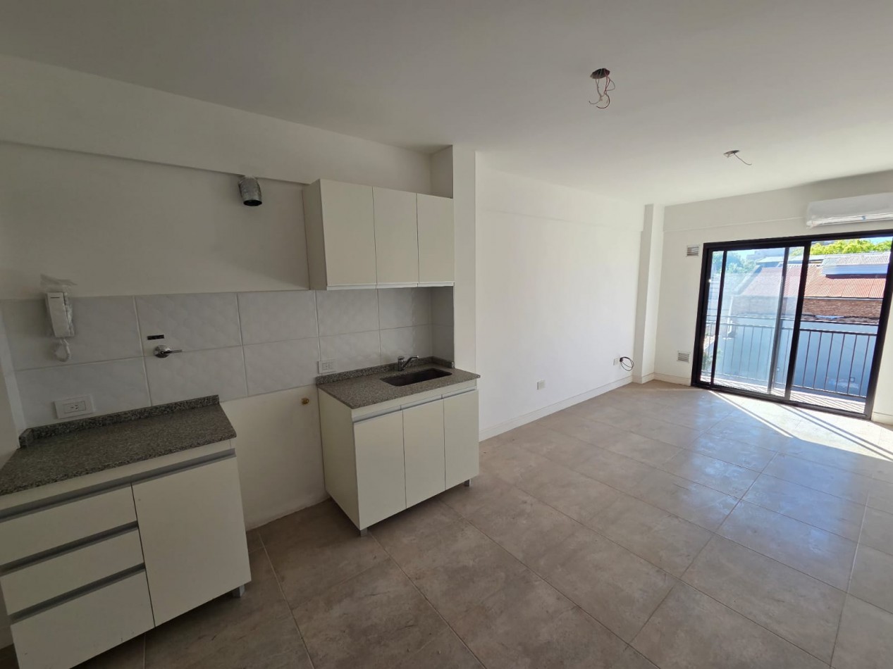 VENTA A ESTRENAR MONOAMBIENTE CON BALCON SAN MIGUEL CENTRO