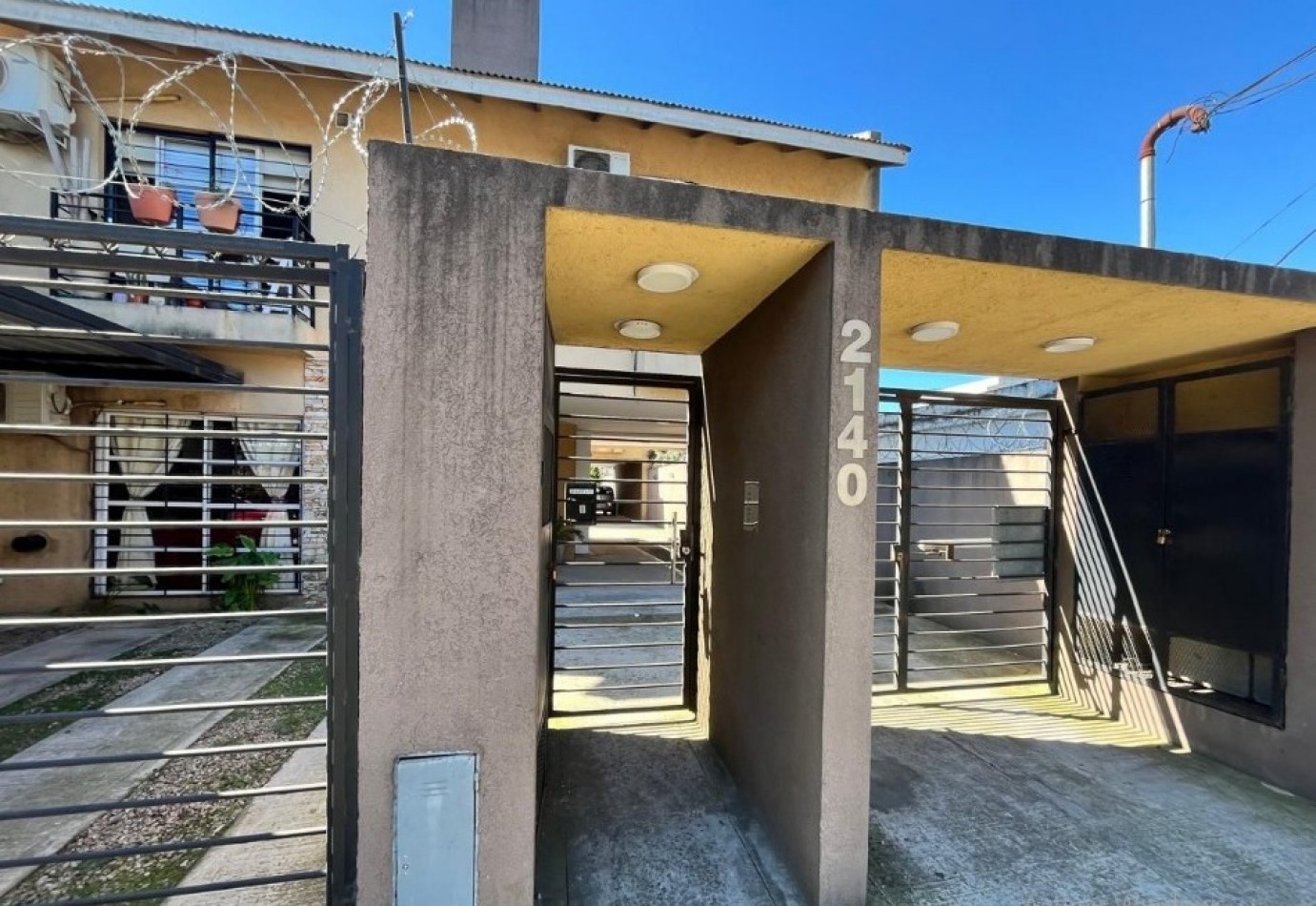 VENTA DOS AMBIENTES COCHERA PATIO SAN MIGUEL