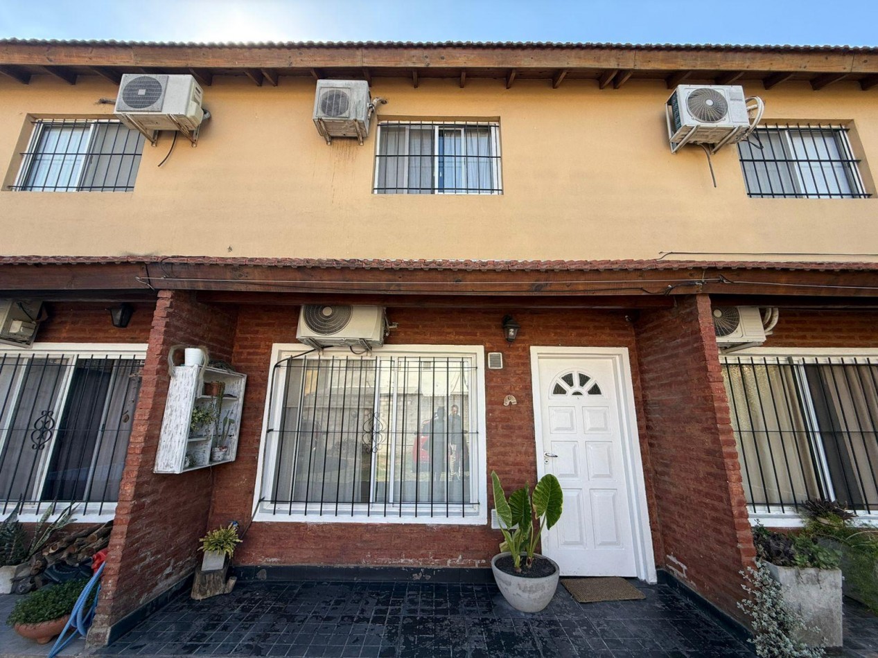 VENTA DUPLEX TRES AMBIENTES JARDIN COCHERA JOSE C PAZ