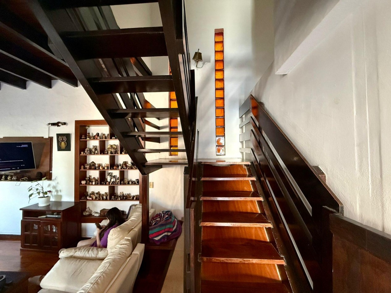 VENTA CASA CINCO AMBIENTES PILETA PARQUE COUNTRY BARRIO SAN MIGUEL DE GHISO