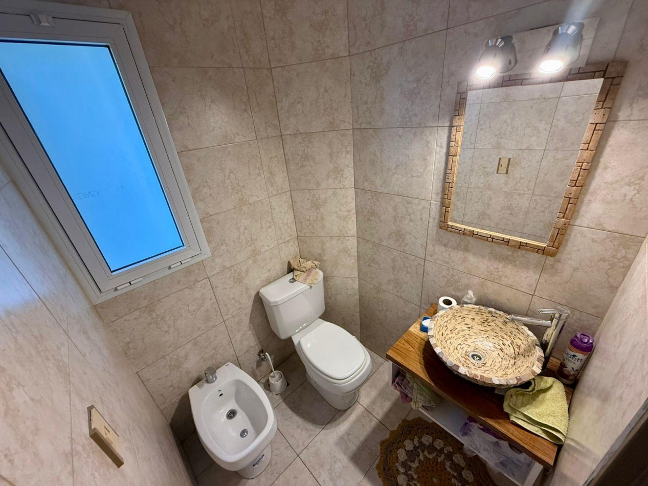 VENTA CASA CINCO AMBIENTES PILETA PARQUE COUNTRY BARRIO SAN MIGUEL DE GHISO