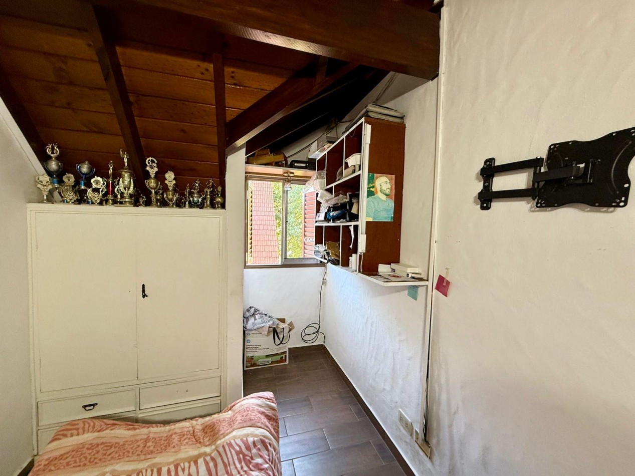 VENTA CASA CINCO AMBIENTES PILETA PARQUE COUNTRY BARRIO SAN MIGUEL DE GHISO