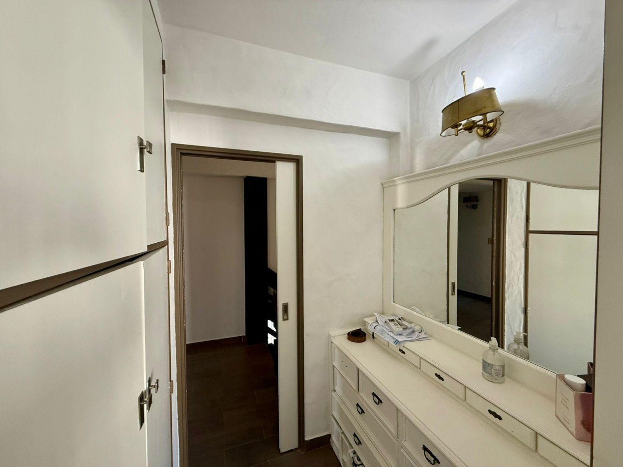 VENTA CASA CINCO AMBIENTES PILETA PARQUE COUNTRY BARRIO SAN MIGUEL DE GHISO