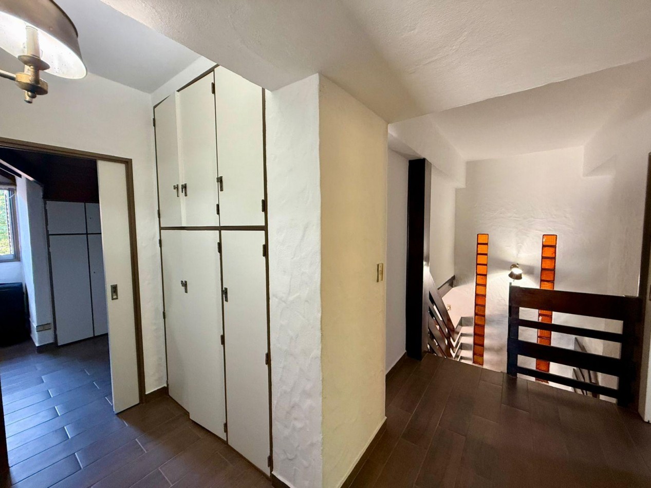 VENTA CASA CINCO AMBIENTES PILETA PARQUE COUNTRY BARRIO SAN MIGUEL DE GHISO