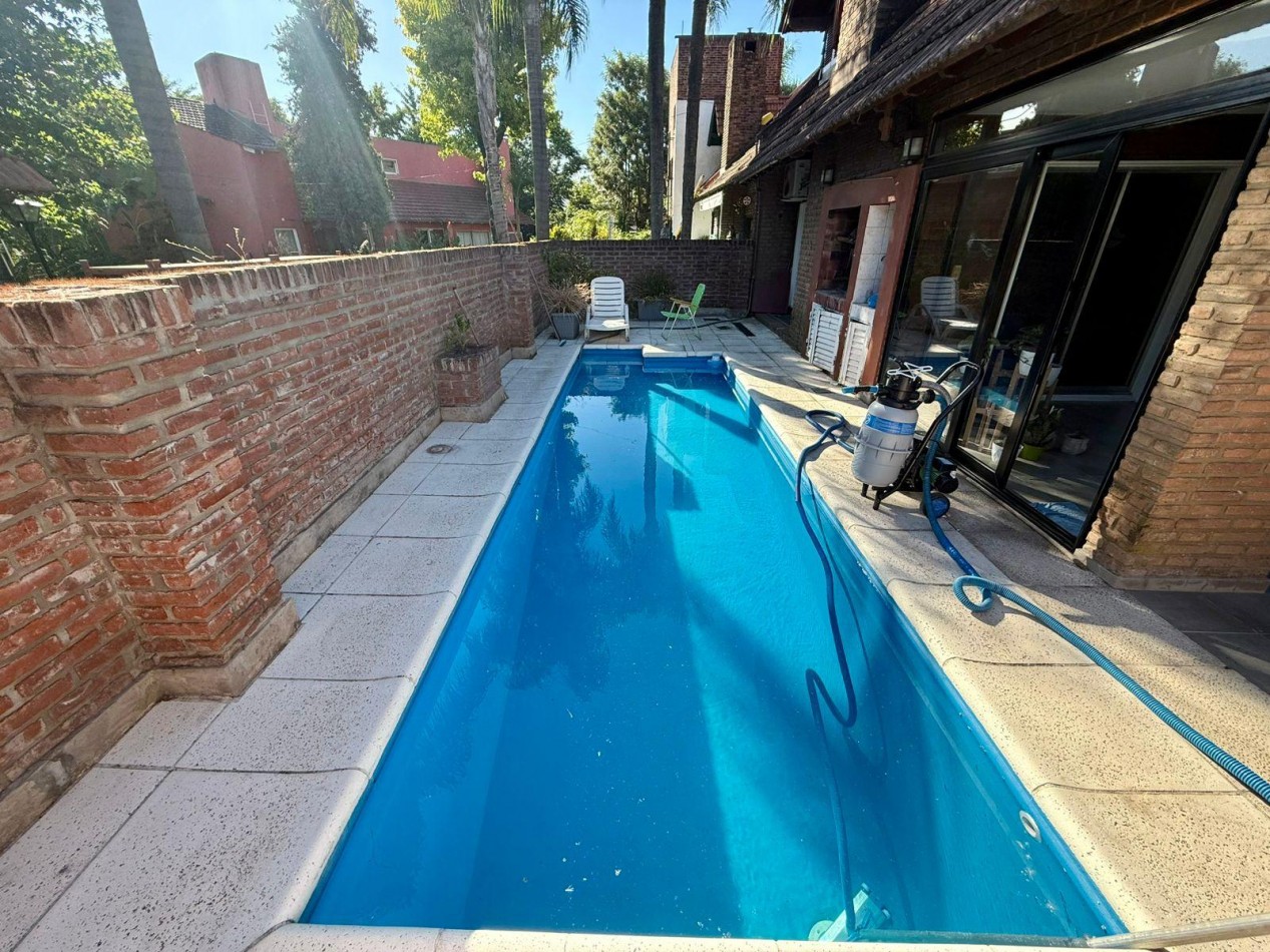 VENTA CASA CINCO AMBIENTES PILETA PARQUE COUNTRY BARRIO SAN MIGUEL DE GHISO