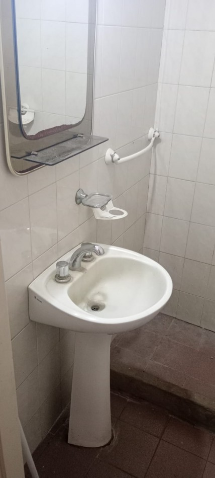 ALQUILER DEPARTAMENTO TRES AMBIENTES CON PATIO VILLA DE MAYO 