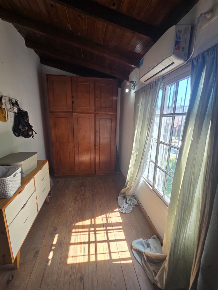 VENTA CASA TRES AMBIENTES JARDIN COCHERA BELLA VISTA