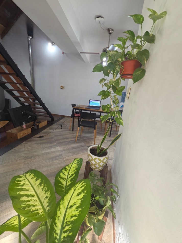 VENTA CASA TRES AMBIENTES JARDIN COCHERA BELLA VISTA