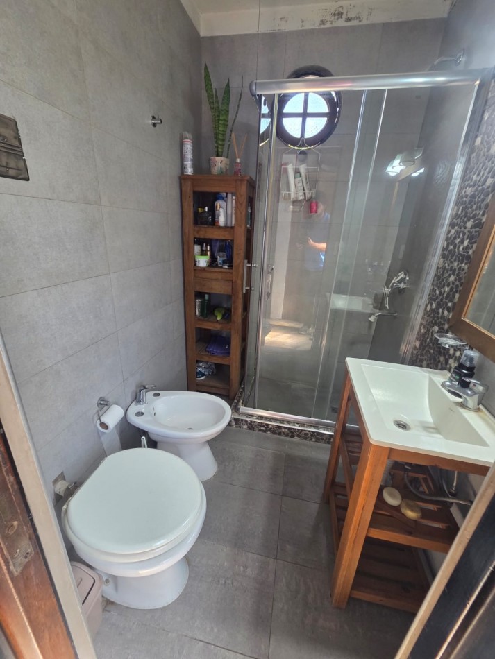 VENTA CASA TRES AMBIENTES JARDIN COCHERA BELLA VISTA