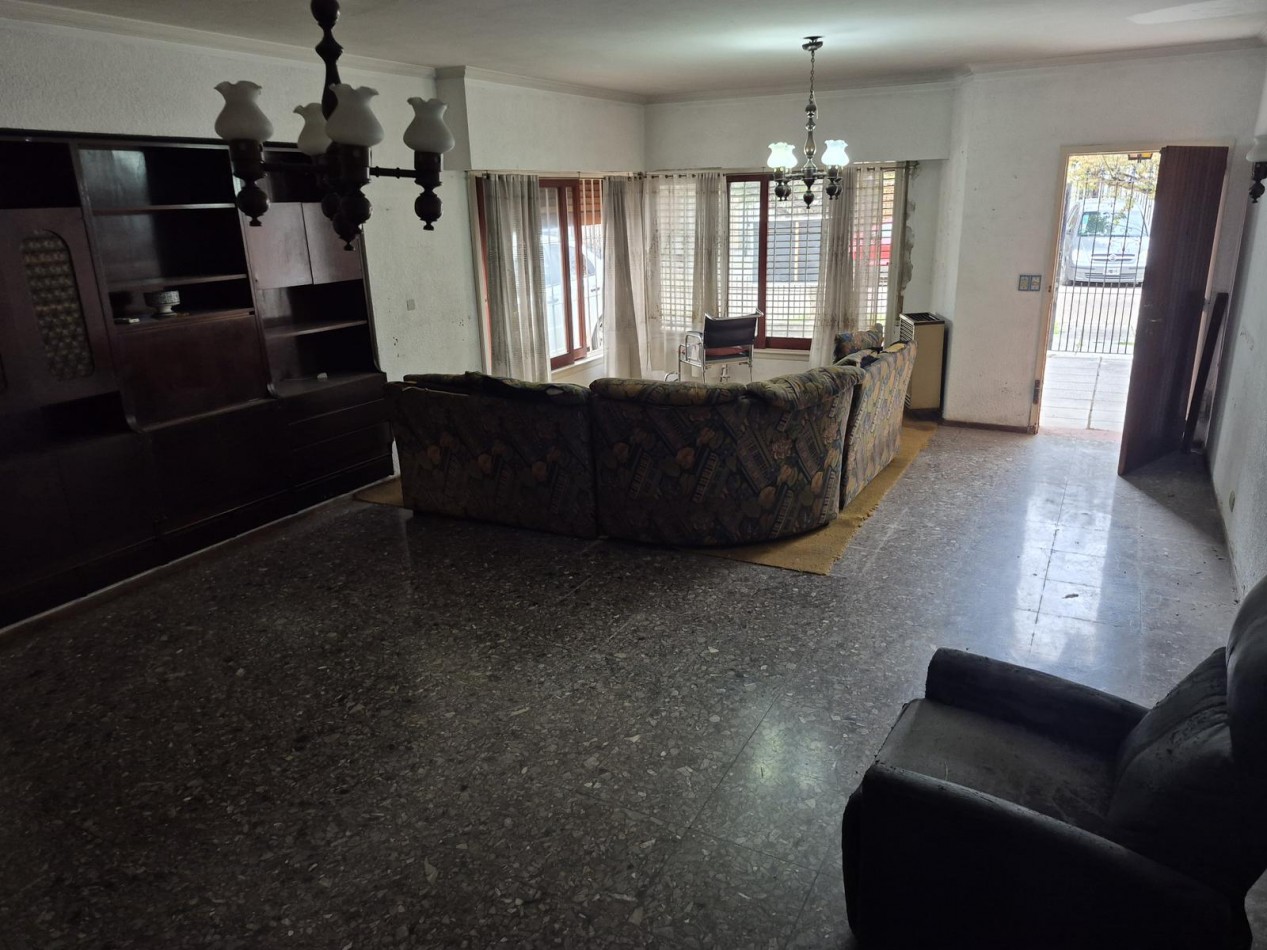 VENTA CASA CINCO AMBIENTES PARQUE COCHERA SAN MIGUEL