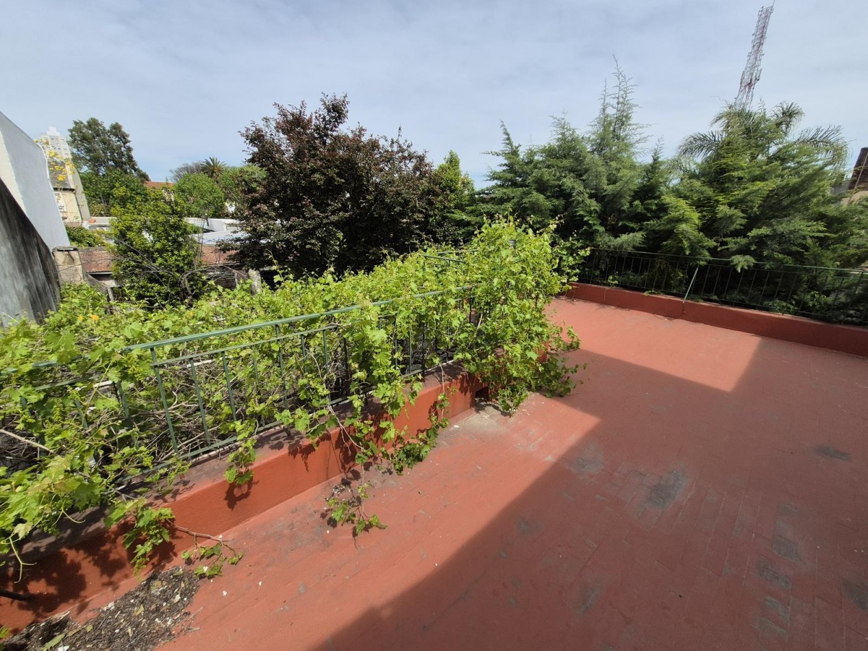 VENTA CASA CINCO AMBIENTES PARQUE COCHERA SAN MIGUEL