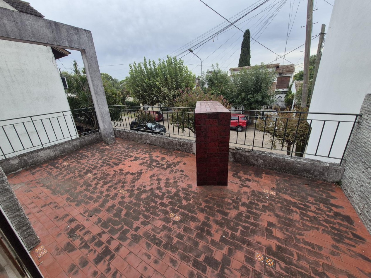 VENTA CASA CINCO AMBIENTES PARQUE COCHERA SAN MIGUEL