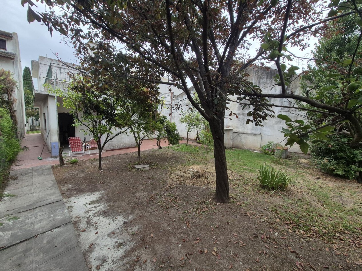 VENTA CASA CINCO AMBIENTES PARQUE COCHERA SAN MIGUEL