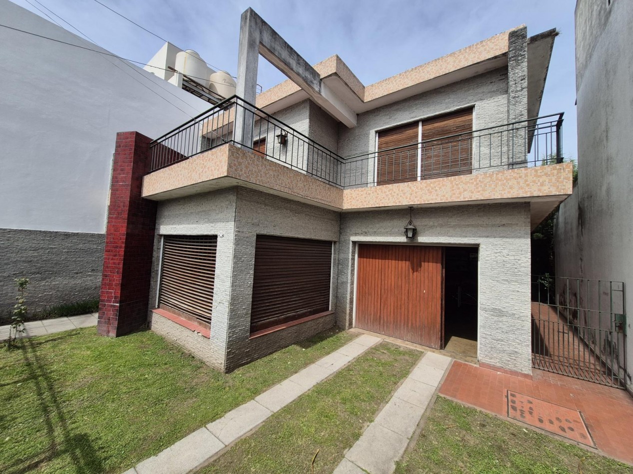 VENTA CASA CINCO AMBIENTES PARQUE COCHERA SAN MIGUEL