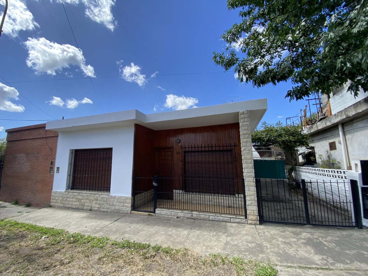 VENTA CASA PH APTO CREDITO TRES AMBIENTES PATIO COCHERA BELLA VISTA