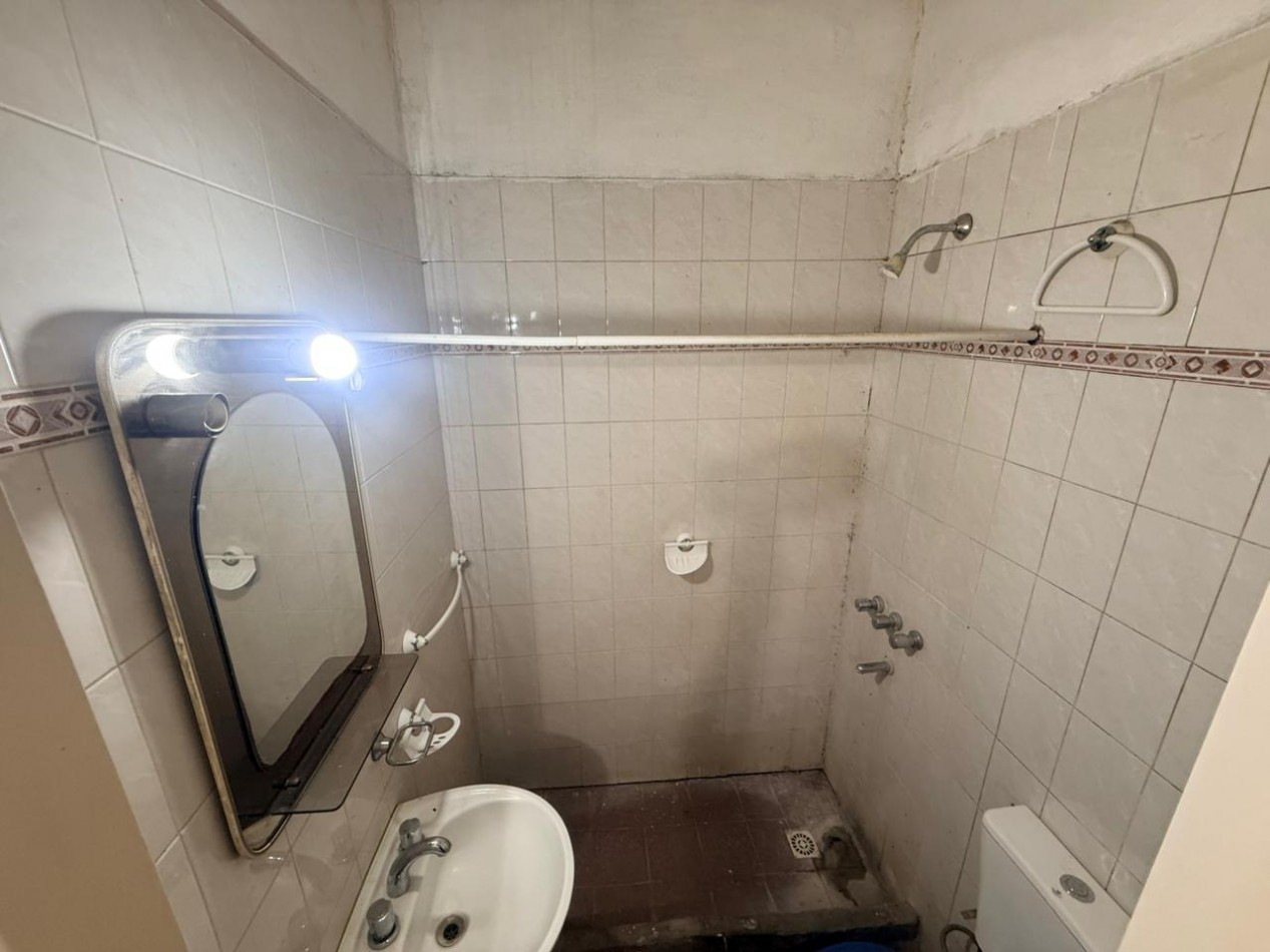 ALQUILER DEPARTAMENTO TRES AMBIENTES CON PATIO VILLA DE MAYO 