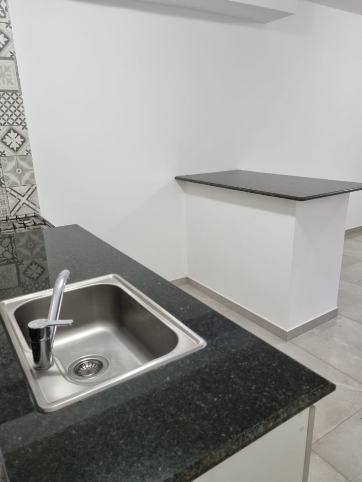 ALQUILER DUPLEX DOS AMBIENTES PATIO COCHERA SAN MIGUEL 